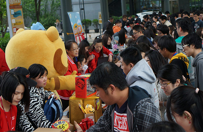 【市场集团】市场搭台 助农惠民——市场集团开展“为民办实事”助农促销活动